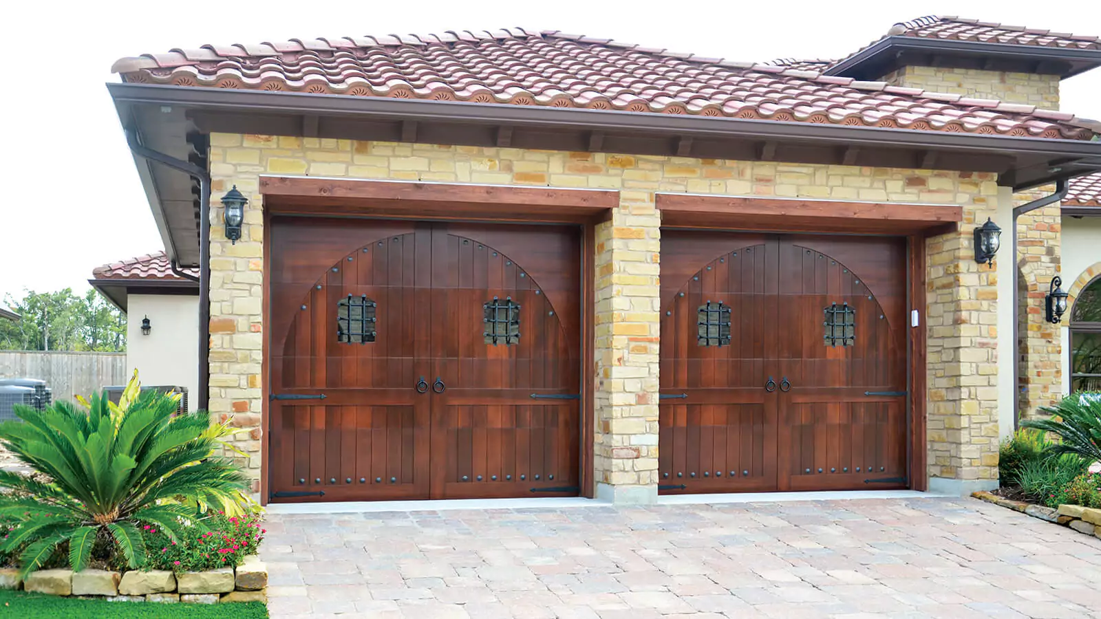 Signature® Carriage Collection Garage Doors